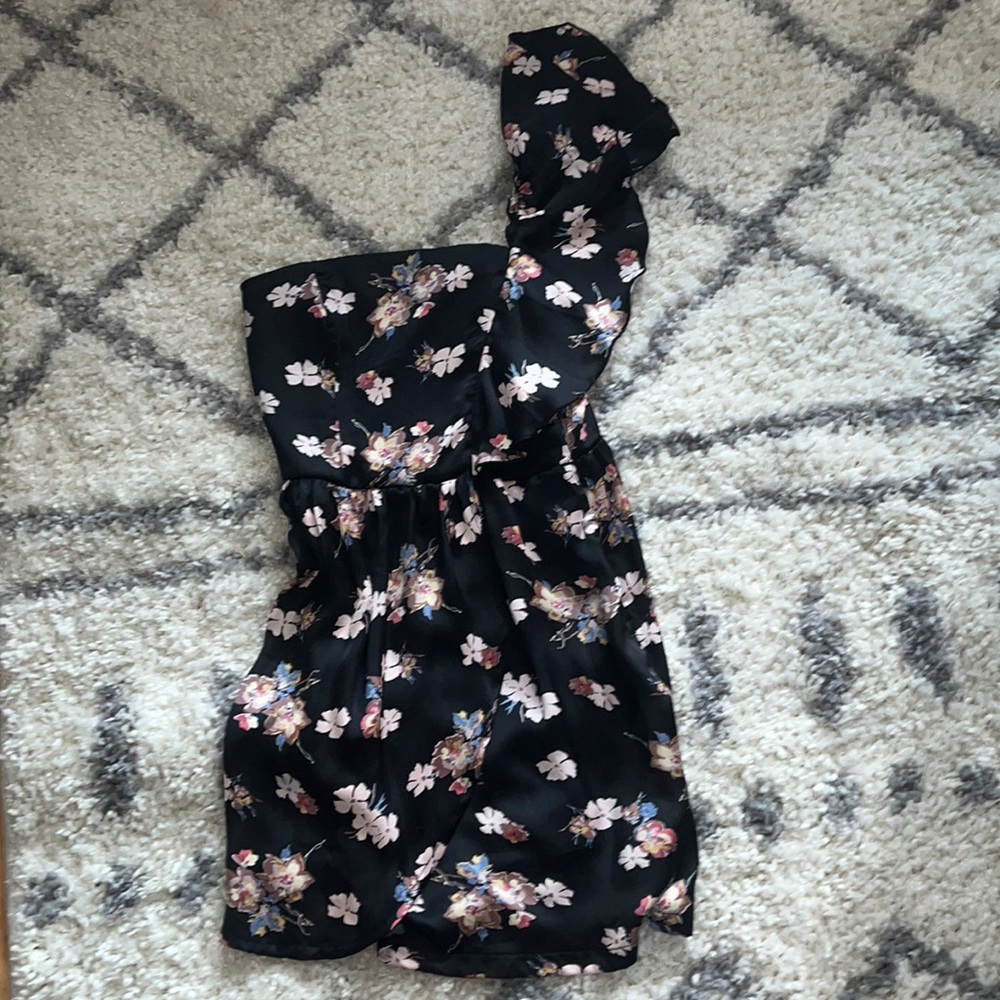XS Giani Bini one shoulder silk dress